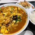 餃子の王将 - 料理写真:豚辛ラーメンBセット（にんにく激増し餃子3個・ライス）¥1,028(込)