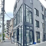 UNI COFFEE ROASTERY - 五本木交差点の駒沢通り側に面してます