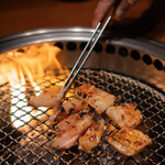 焼肉ホルモンうしごろ - 名物！ホルモン盛り合わせ 　醤油