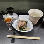 気のきいたつまみと焼鳥の店 えんどう - お浸さってるお浸し