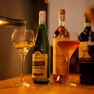 可以品嘗到豐富的歐洲各地的葡萄酒和日本酒