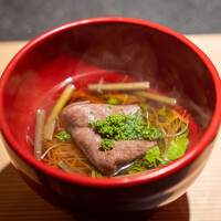 日本焼肉はせ川 別亭 銀座店 - 強肴 兵庫 川岸畜産 36ヶ月肥育 グランロイン 優良賞受賞牛 神戸牛サーロイン 紀州有田産花山椒鍋仕立て