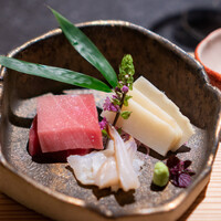 日本焼肉はせ川 別亭 銀座店 - 御造り 天然本鮪(宮城 塩釜) 朝掘白子筍(京都 長岡) 本海松貝(愛知 師崎)