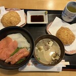 Tarako Ya Kojouhama - たらこ丼(S)＆クリームコロッケ(カニ＆ホタテ)