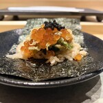 京橋 天冨良と鮨 いしい - バフンウニの天ぷらにイクラとキャビア