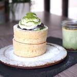 [Limited time offer] Homemade matcha pudding and thick Shonan wheat Pancakes