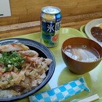 オリオン - 塩ダレの豚丼、1300円。油っぽい。