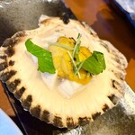 みなと寿司 - 帆立と雲丹の貝焼き