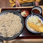 Juuwari Soba Kai - 名物とり天大イカ天丼＋蕎麦大盛り　980円