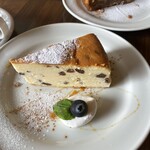 ダブリンルームカフェ - ラムレーズンのチーズケーキ