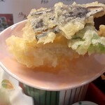 初よし - 天ぷら下の器には‥