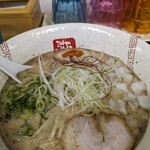 らーめん弥七 - 醤油ラーメン 900円