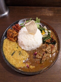Curry bar nidomi - 