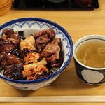 245869484 - やき鳥 宮川 ＠茅場町 やきとり丼 税込950円 ご飯少な目でお願い