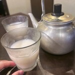 焼肉バズーカF - 生マッコリが美味しすぎておかわり