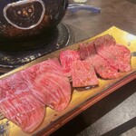 焼肉バズーカF - 赤身３種盛り合わせ右からランプ、カイノミ、イチボ