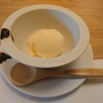 料亭 やまさ旅館 - バニラアイス