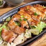 居方食堂 - トンテキ定食 1400円
            （ご飯、味噌汁、小鉢、ミニサラダ、香の物）