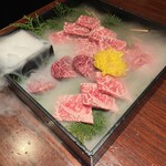 焔立つ肉寿司と牛タンタワー 肉処 双葉 三宮 - 