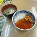 どんぶり屋 - 3色丼（ウニイクライカ）味噌汁付き