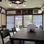 Moriroku - 小上がり座敷のテーブル席