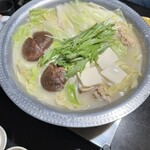 博多水炊きもつ鍋 亀吉 - 水炊き鍋も是非！