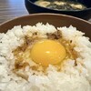 びっくりドンキー - 卵かけご飯(\330)　盛り付け例