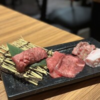 中目黒焼肉 登牛門 - 