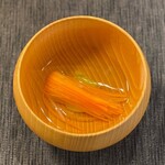 NOMI RESTAURANT - 鰹出汁と野菜出汁を合わせたスープ
