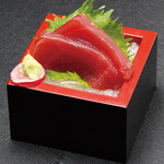 Small serving of bluefin tuna sashimi