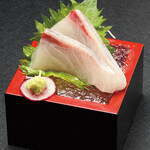 Small serving of sashimi (Amber amberjack, Sea bream, Scallop, Squid)