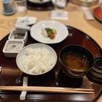 欽山 - 白ご飯、ちりめん山椒が美味。