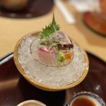 欽山 - お造りは鰹藁炙りと鯛。