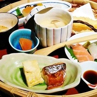 山のしずく旬菜家 - 花かご膳おかずUP♪