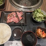 焼肉＆BAR 十炭 - 