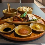 TRIPLE ONE Singapore & Chinese Cuisine - 