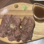 肉カフェダイニング アフロ - 厚切り牛タンステーキ