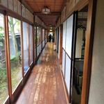 中川屋 - 店内の趣ある廊下