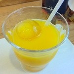 食彩どんぐり - オレンジジュース。氷がまぁるいの♪