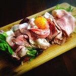 <Sold out> Specially selected domestic pork shoulder loin with homemade raw bacon and egg yolk