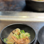 味乃家 - 名物「すじ煮込み」 (≧◡≦)