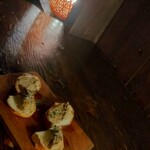 Wine＆Dining 蔵人 - 本日のブルスケッタ☆牡蠣のマリネ&鶏白レバーのムース