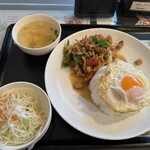 タイ料理バンセーン - ガパオラーカオ　¥1,100-