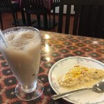 インド料理 パリワル - バナナラッシーとシャヒトゥクダ