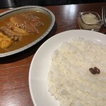 DEVIL CURRY - ポークカレー 中辛 中辛で一般的カレー屋さんの辛口になる