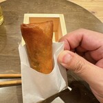 サワーとお料理 れもん - 行者にんにくの春巻き