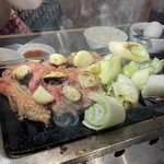 Taishuu Yakiniku Horumon Nikusawa - 