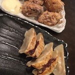 Rokudai Meramen Dokoro Maru Hakiwami - 錦爽鶏からあげ、本気の餃子