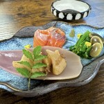 お食事処 だんらん日和 - 本日のランチ(\1,980) 副菜：地物竹の子と佐渡サーモンのお刺身