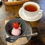 お食事処 だんらん日和 - 本日のランチ(\1,980) デザート：伊那谷いちごのジェラート・紅茶